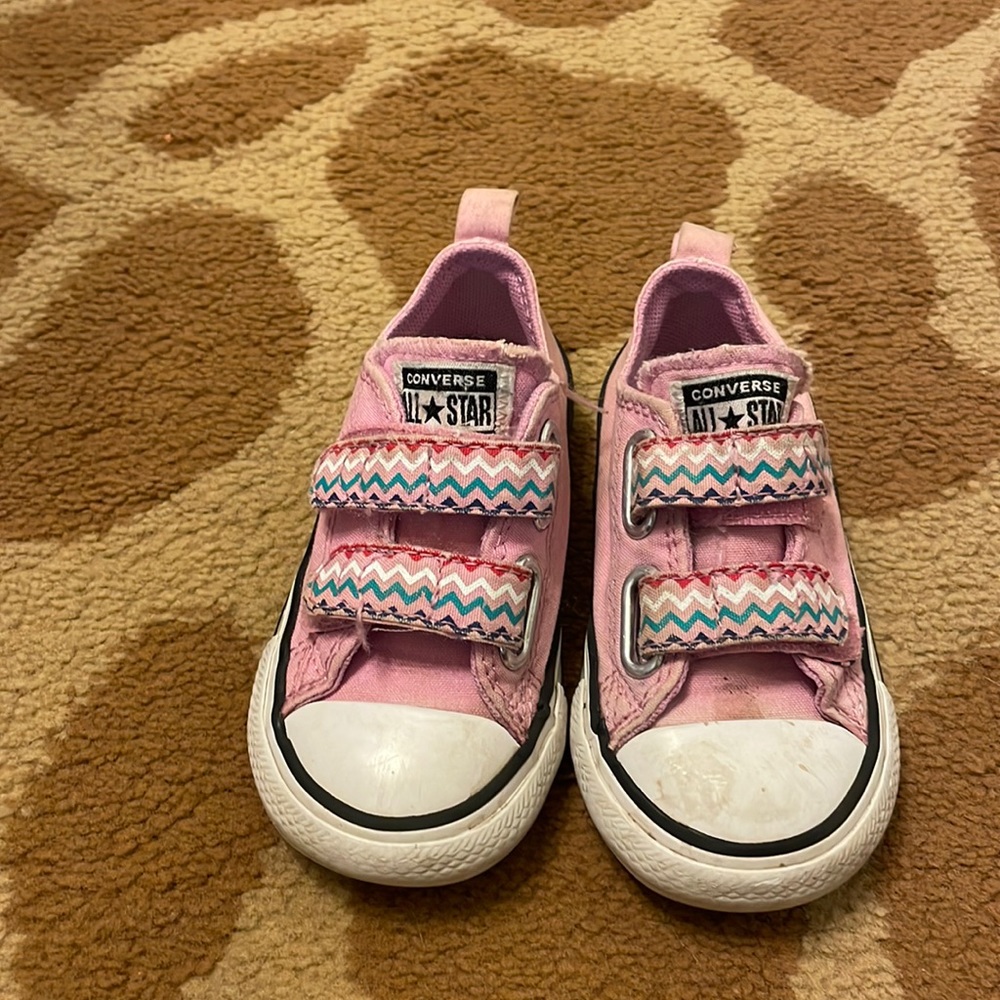 Converse pink size 6